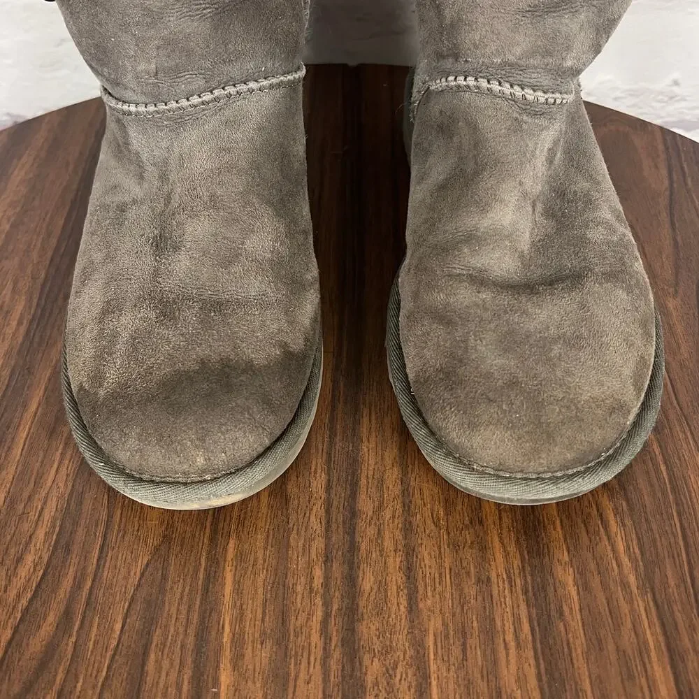 UGG Womens 9 Y2K Cottagecore Outdoors Sheepskin Bailey Button Triplet II Boot
